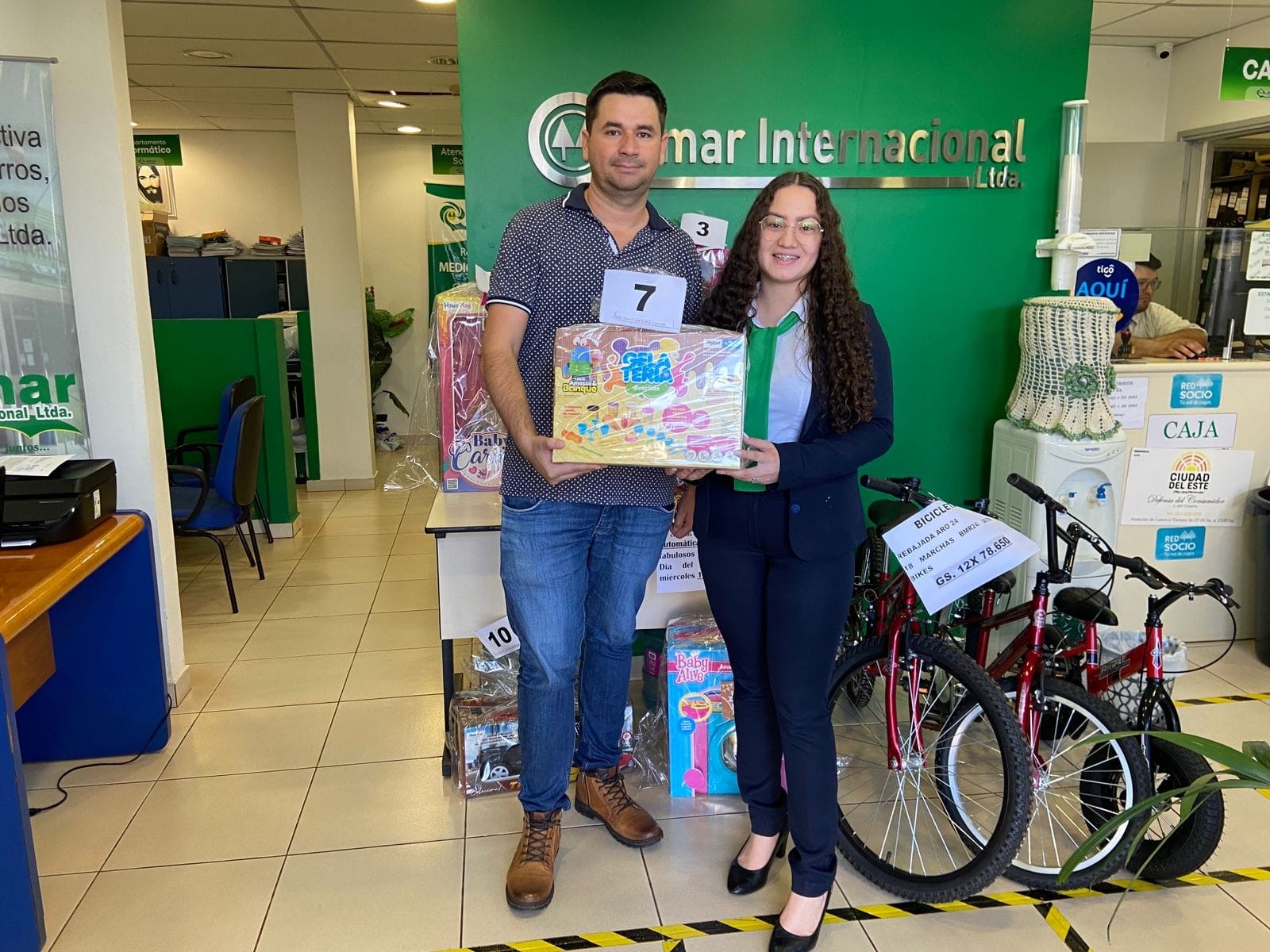 Entrega de premios a los felices ganadores.💪